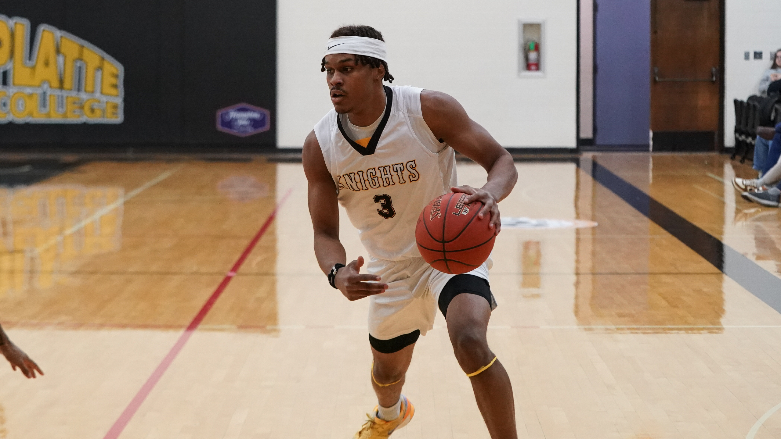 Early run helps Runnin&rsquo; Lopes take down Knights