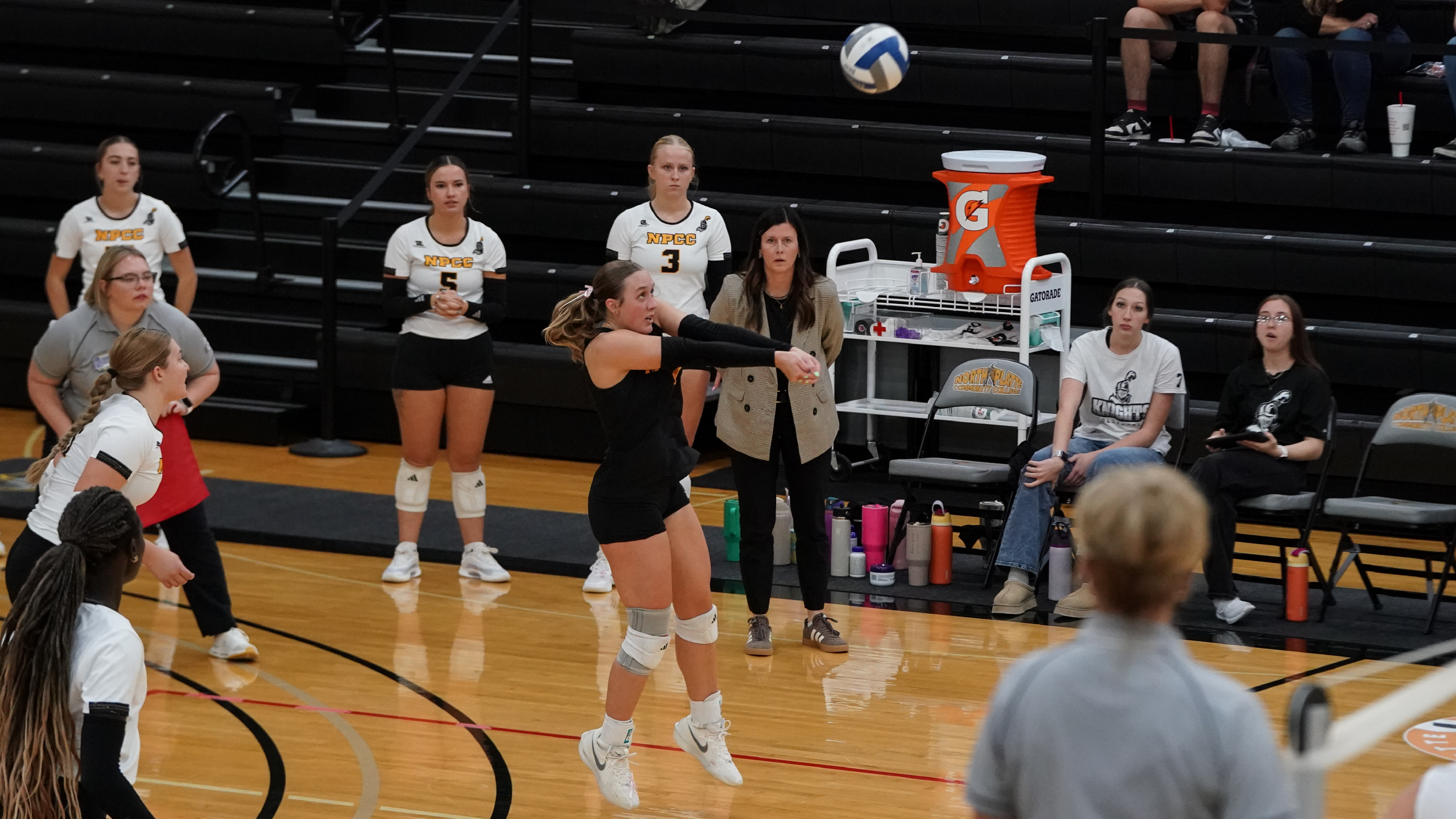 Knights defeat Trojans in four sets at home