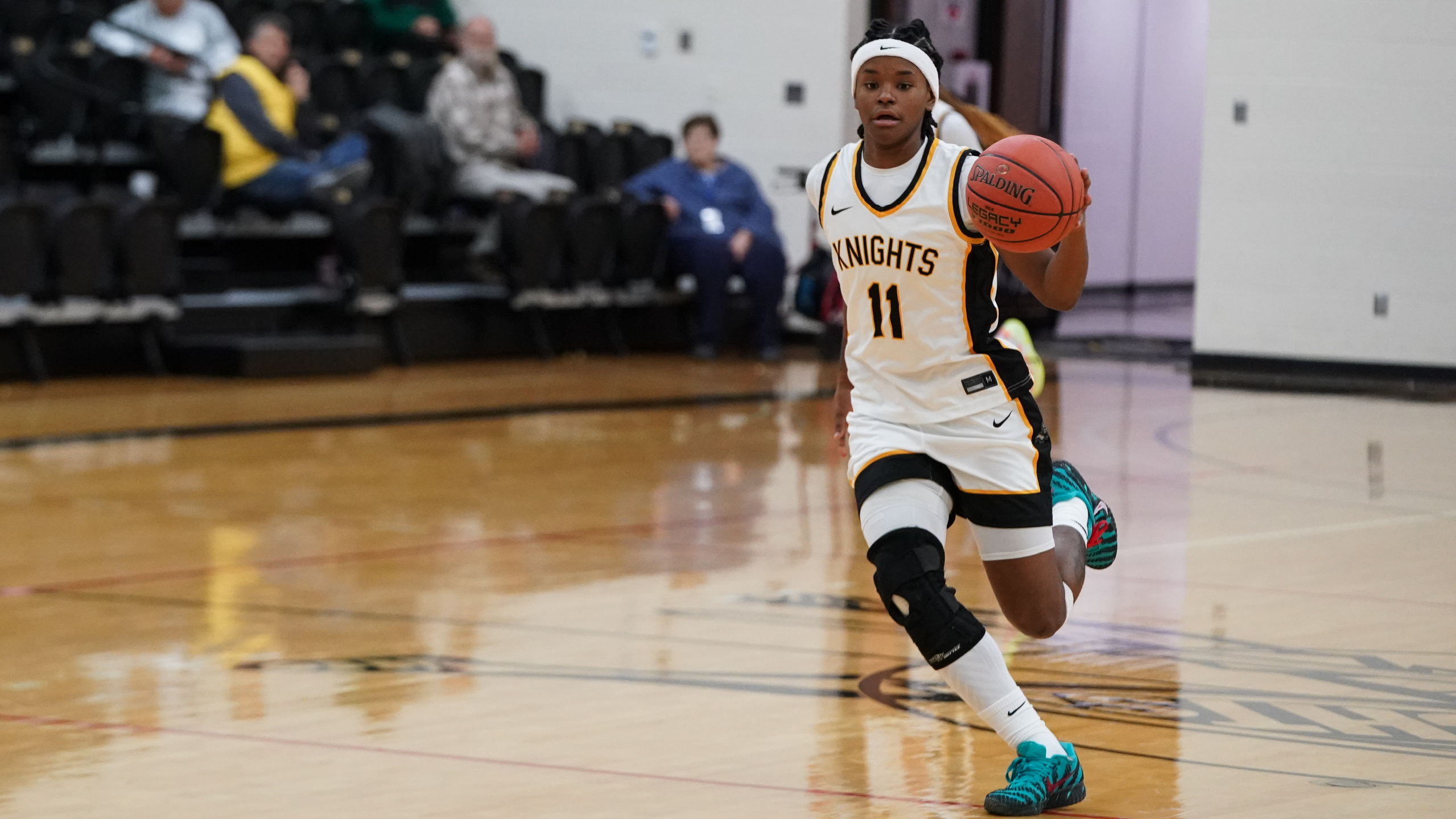 Knights hold on to defeat Cougars