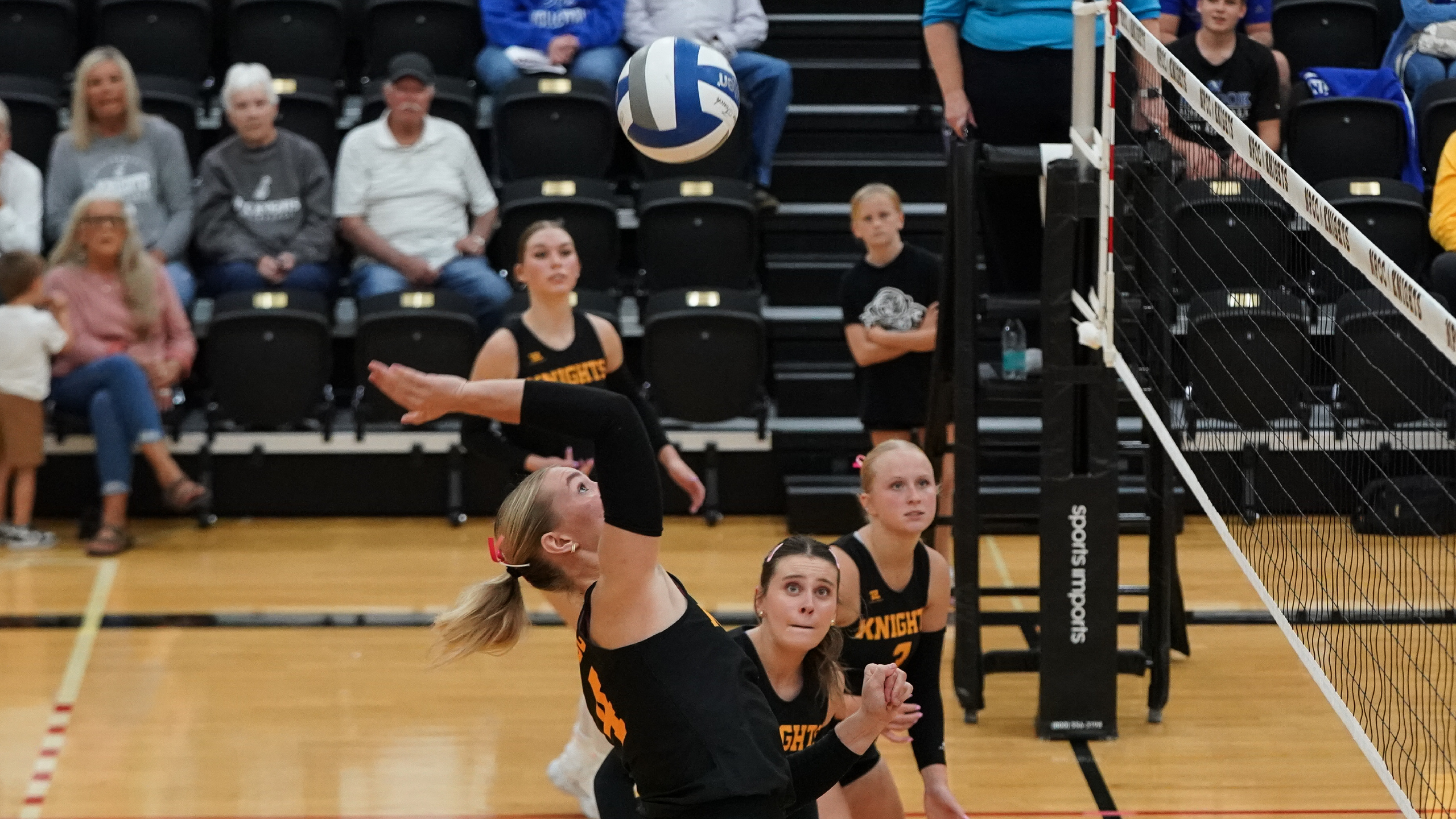 Knights fall in three to No. 5 Plainswomen