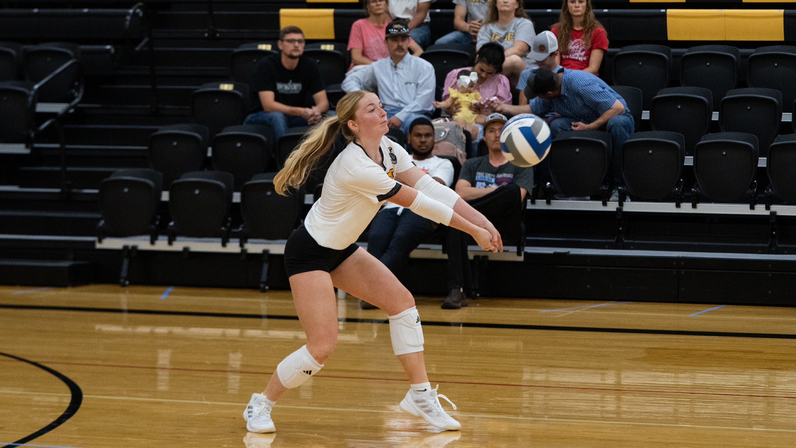 Wright leads Knights to five set victory over Western Nebraska